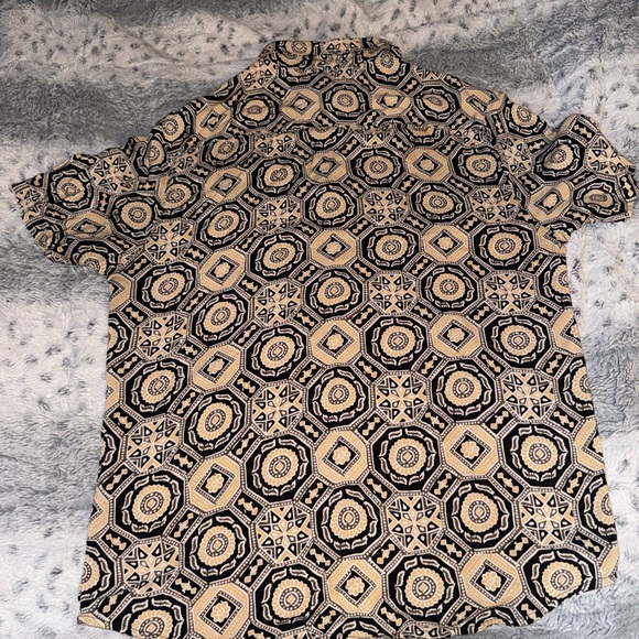 🗣️🗣️Denim & Flower Brand New Collard T-Shirt for Sale! 🔥🔥🔥 - Picture 5 of 6